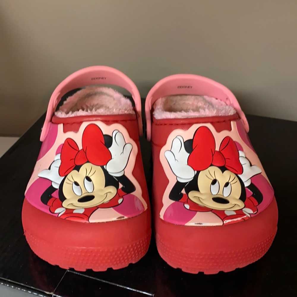 Minnie Mouse Crocs with fuzzy inside